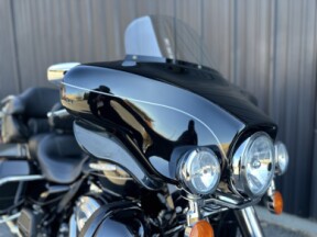 2011 Harley-Davidson<sup>®</sup> Electra Glide<sup>®</sup> Ultra Limited Vivid Black thumb 0
