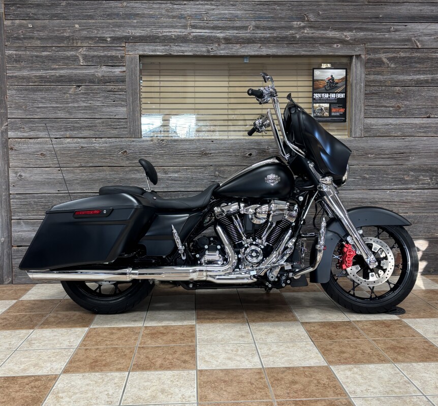 2022 Harley-Davidson® Street Glide® Special Black Denim