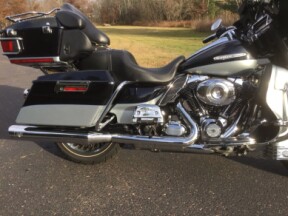 2012 Harley-Davidson® Electra Glide® Ultra Limited MIDNIT/BRIL SLV W/ PINSTRIP thumb 0