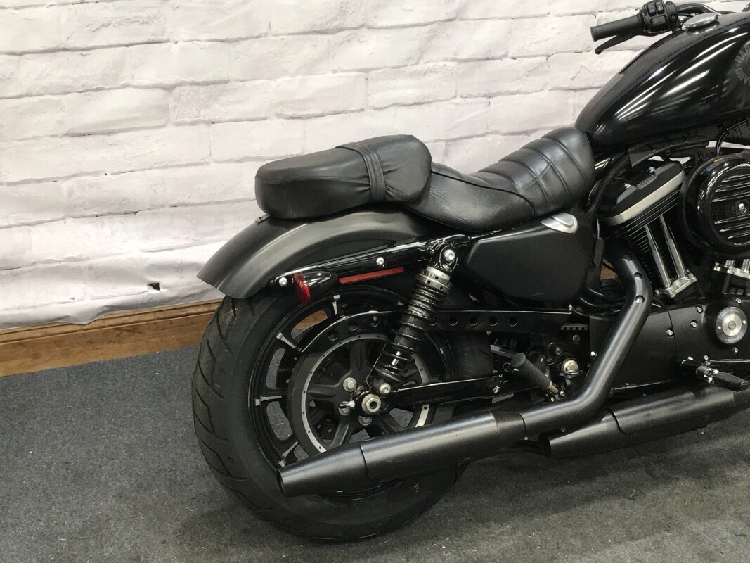 2019 Harley-Davidson Iron 883 Black XL883N - Photo 2