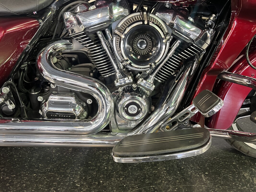 2017 Harley-Davidson Road Glide Special Velocity Red Sunglo FLTRXS - Photo 4