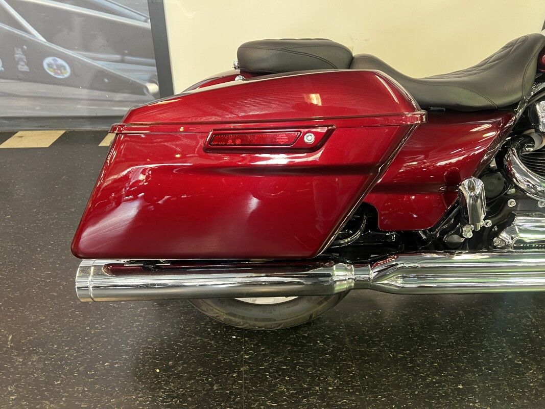 2017 Harley-Davidson Road Glide Special Velocity Red Sunglo FLTRXS - Photo 5