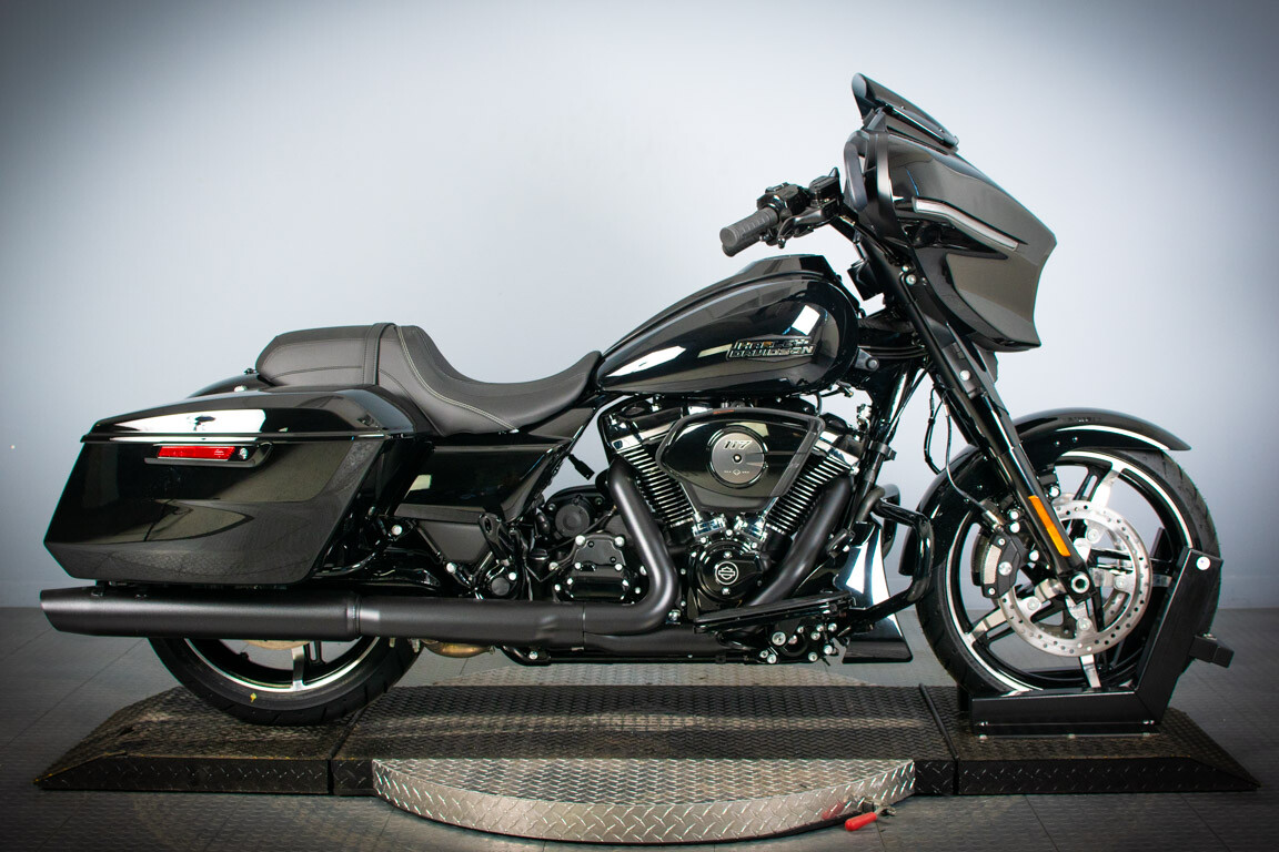 2024 Harley-Davidson Street Glide FLHX