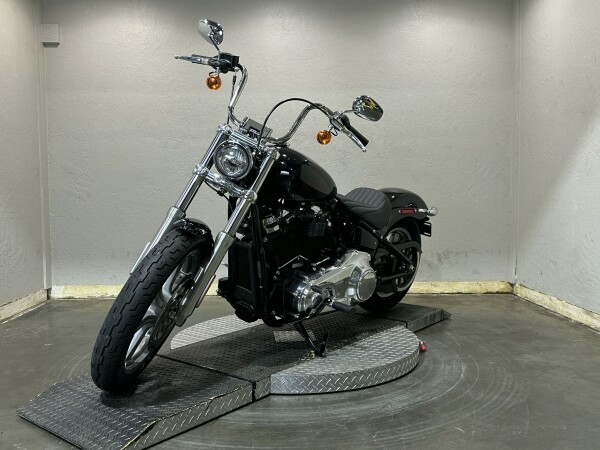 Harley-Davidson Softail Standard 2024 FXST 84389510DT VIVID BLACK - Photo 5