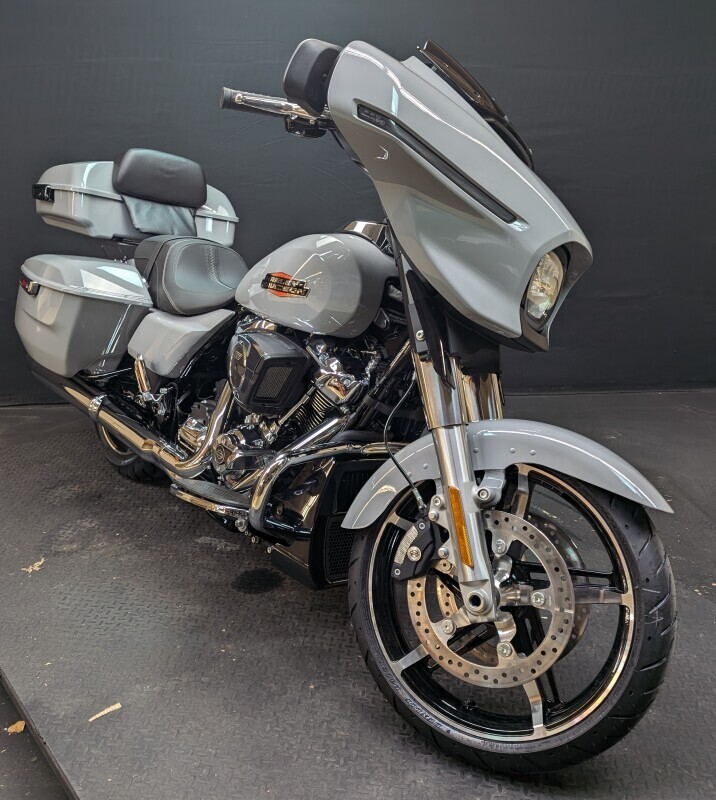 Harley-Davidson Street Glide 2024 FLHX BILLIARD GRAY - Photo 4