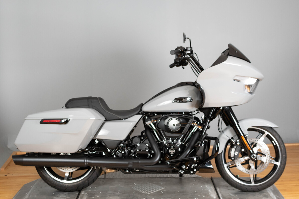 2024 Harley-Davidson Road Glide FLTRX - Photo 2