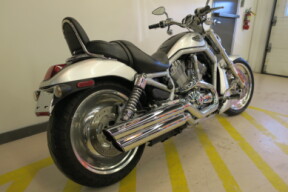 2003 Harley-Davidson<sup>®</sup> V-Rod® Two-Tone Sterling Silver and Vivid Black thumb 2