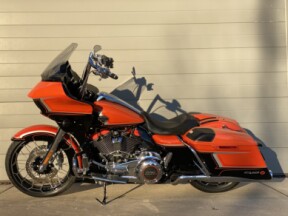 2022 Harley-Davidson<sup>®</sup> CVO™ Road Glide<sup>®</sup> Black/Orange thumb 2