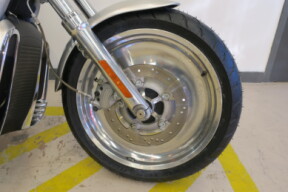 2003 Harley-Davidson<sup>®</sup> V-Rod® Two-Tone Sterling Silver and Vivid Black thumb 0