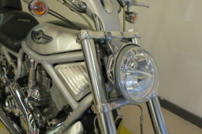 2003 Harley-Davidson<sup>®</sup> V-Rod® Two-Tone Sterling Silver and Vivid Black thumb 1