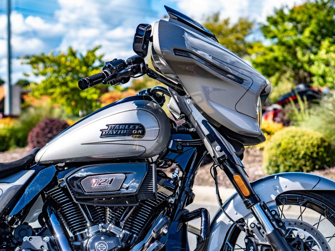FLHXSE 2023 CVO Street Glide - Photo 8