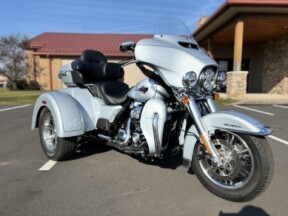 2023 Harley-Davidson Tri-Glide  thumb 2