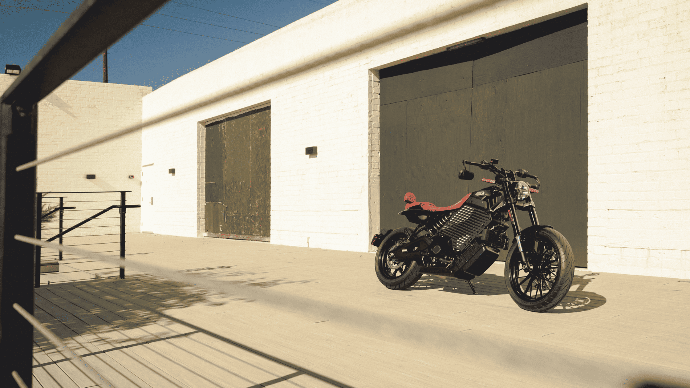 2024 Harley-Davidson® Livewire® S2 Mulholland™ in a sleek modern courtyard