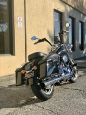 2016 Harley-Davidson<sup>®</sup> Switchback<sup>™</sup> FLD thumb 2