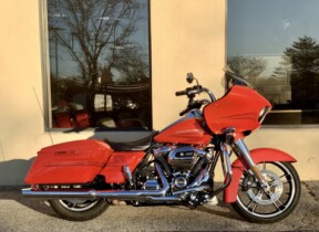 2017 Harley-Davidson<sup>®</sup> Road Glide<sup>®</sup> Special FLTRXS thumb 3