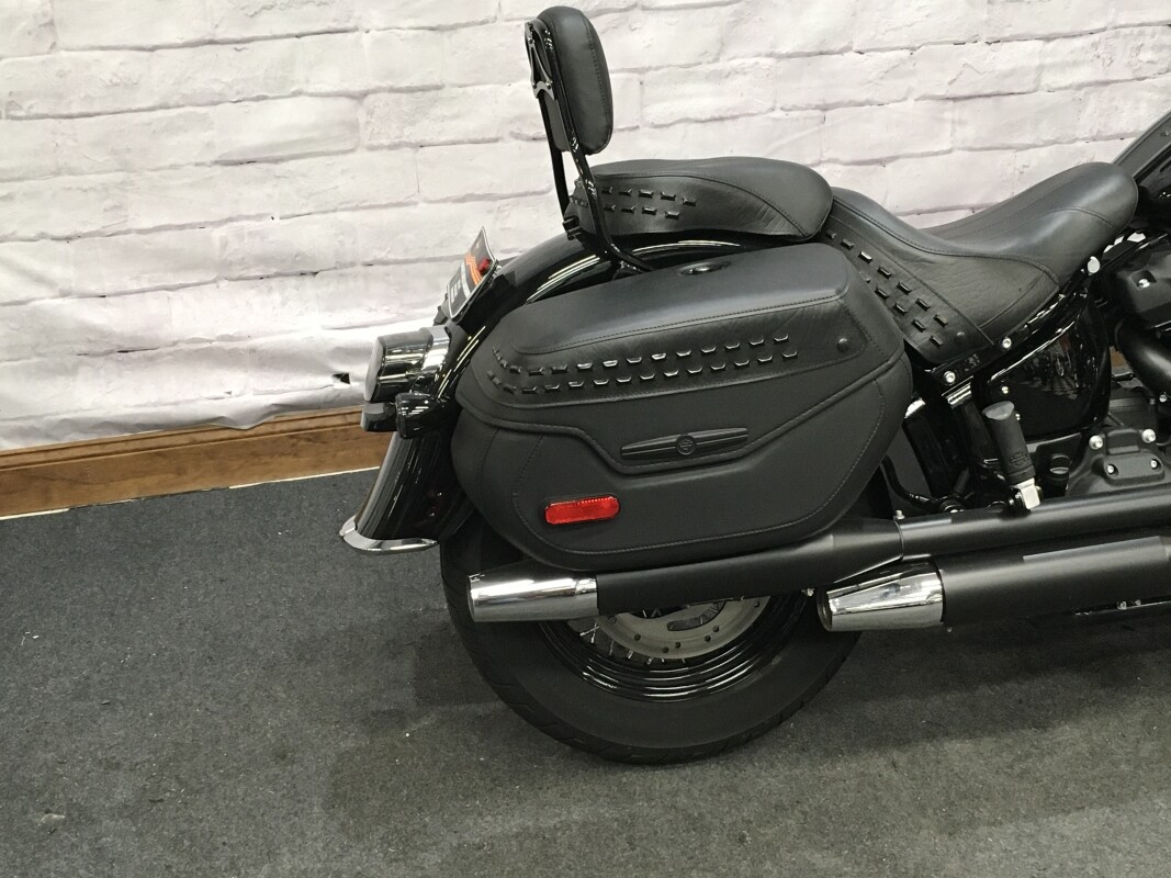 2024 Harley-Davidson Heritage Classic Vivid Black FLHCS - Photo 2