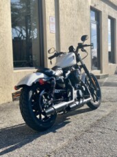 2022 Harley-Davidson<sup>®</sup> Iron 883<sup>™</sup> XL883N thumb 1