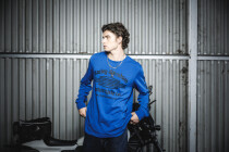 Men's Old English Stacked Bar & Shield Tee - Surf the Web