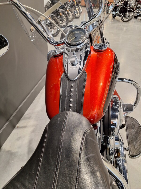2013 Harley-Davidson Heritage Softail Classic Two-Tone Candy Orange/Beer Bot - Photo 5