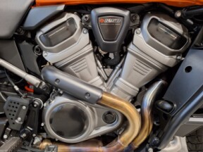 2021 Harley-Davidson® Pan America™ 1250 Baja Orange/Stonewashed White Pearl thumb 2