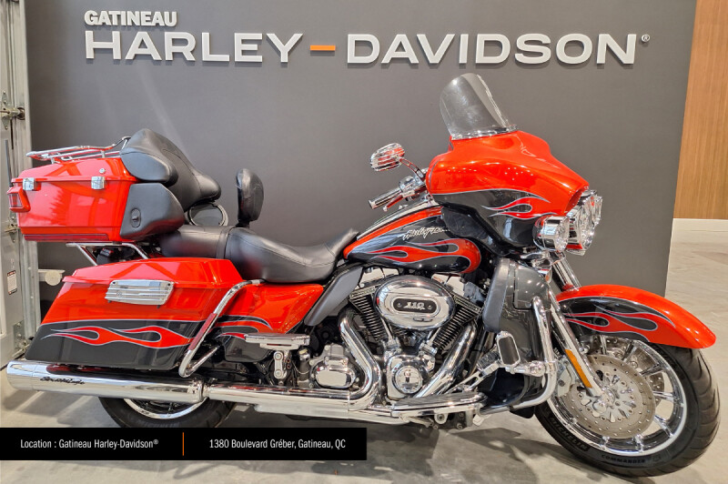 2010 Harley-Davidson® CVO™ Ultra Classic® Electra Glide® Scarlet Red Pearl and Dark Slate