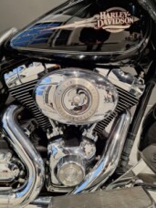 2011 Harley-Davidson<sup>®</sup> Electra Glide<sup>®</sup> Classic Vivid Black thumb 2