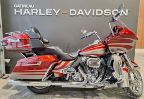 2016 Harley-Davidson® CVO™ Road Glide® Ultra Ruby Red/Palladium Sil thumb 3