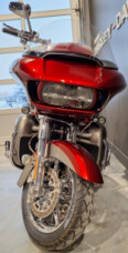 2016 Harley-Davidson® CVO™ Road Glide® Ultra Ruby Red/Palladium Sil thumb 0