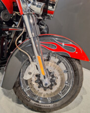2010 Harley-Davidson® CVO™ Ultra Classic® Electra Glide® Scarlet Red Pearl and Dark Slate thumb 1