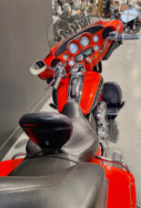 2010 Harley-Davidson® CVO™ Ultra Classic® Electra Glide® Scarlet Red Pearl and Dark Slate thumb 0