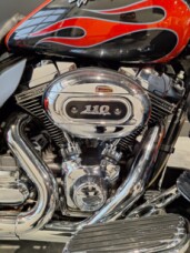 2010 Harley-Davidson® CVO™ Ultra Classic® Electra Glide® Scarlet Red Pearl and Dark Slate thumb 2