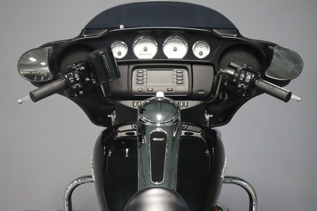 2014 Harley-Davidson Street Glide FLHX - Photo 9