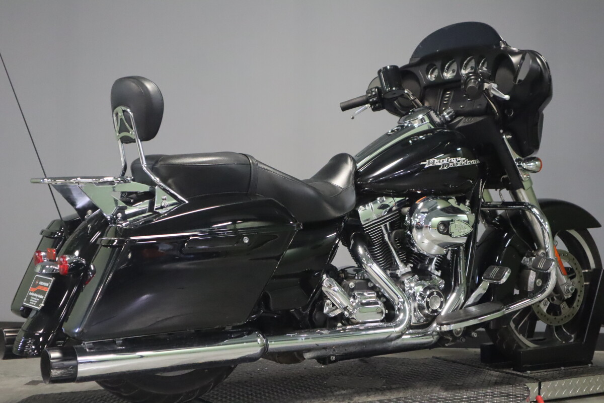 2014 Harley-Davidson Street Glide FLHX - Photo 8