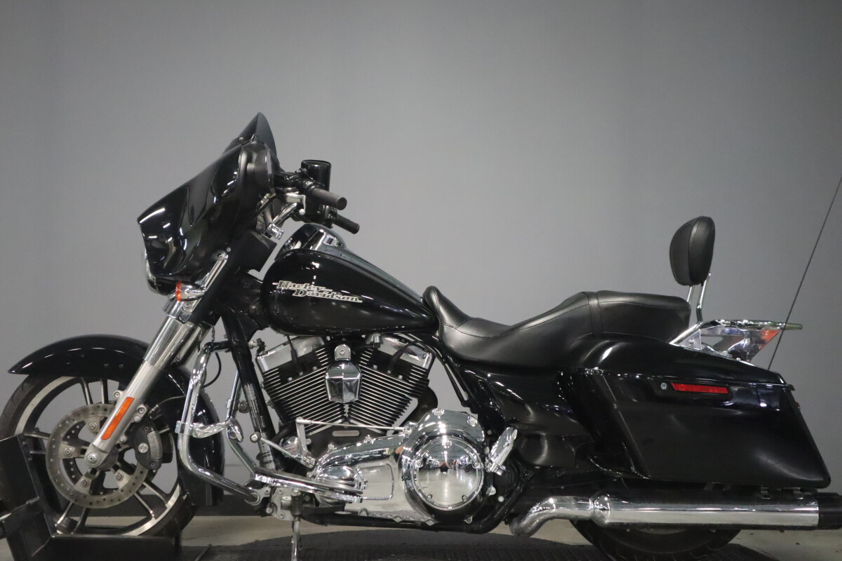 2014 Harley-Davidson Street Glide FLHX - Photo 5