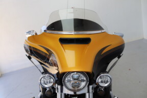 2015 Harley-Davidson<sup>®</sup> Ultra Limited Two-Tone Amber Whiskey/Vivid Black thumb 0