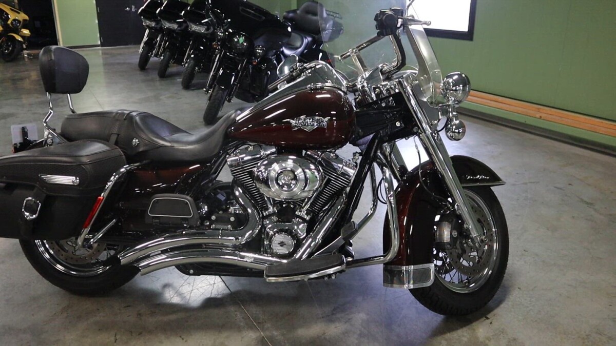 2011 Harley-Davidson® Road King® Classic FLHR | The Woodlands