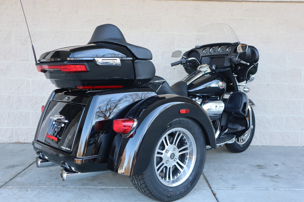 2024 Harley-Davidson Tri Glide Ultra FLHTCUTG - Photo 8