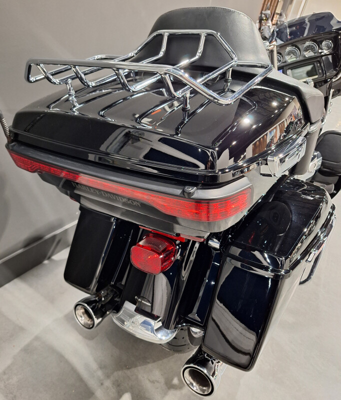 2018 Harley-Davidson Ultra Limited Vivid Black - Photo 7
