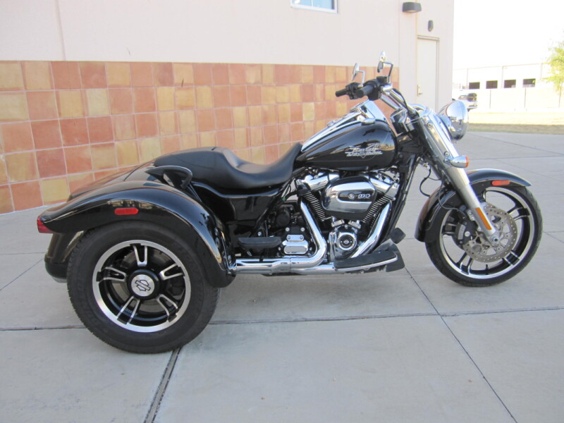 2022 Harley-Davidson® Freewheeler® Vivid Black