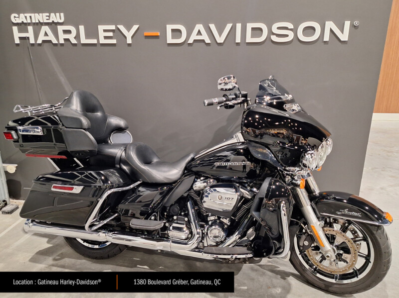 2018 Harley-Davidson<sup>®</sup> Ultra Limited Vivid Black