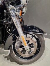 2018 Harley-Davidson<sup>®</sup> Ultra Limited Vivid Black thumb 1