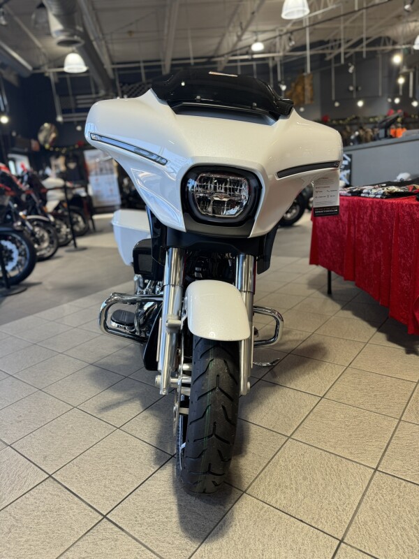 FLHX 2024 Street Glide setup with the Day Tripper Package!! - Photo 5