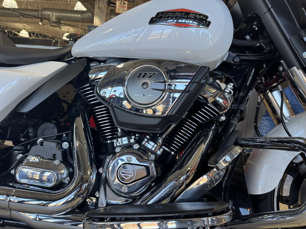 FLHX 2024 Street Glide setup with the Day Tripper Package!! - Photo 3