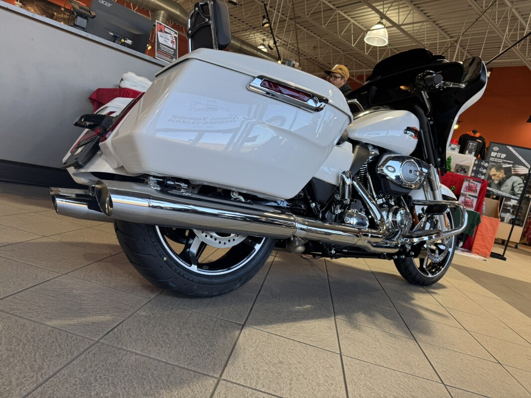 FLHX 2024 Street Glide setup with the Day Tripper Package!! - Photo 8