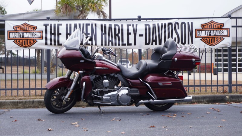 2016 Harley-Davidson® Road Glide® Ultra Two-Tone Mysterious Red Sunglo/Velocity Red Sunglo