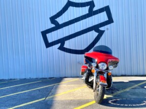 2010 Harley-Davidson® Electra Glide® Ultra Limited Scarlet Red/Vivid Black thumb 1