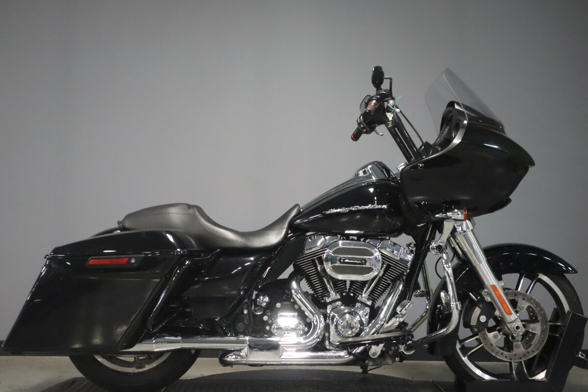 Harley-Davidson 燃料タンク 黒/青 ストライプ FLHXSE1800CVO タンク 黒/青 6100207 ハーレー 純正 中古 バイク