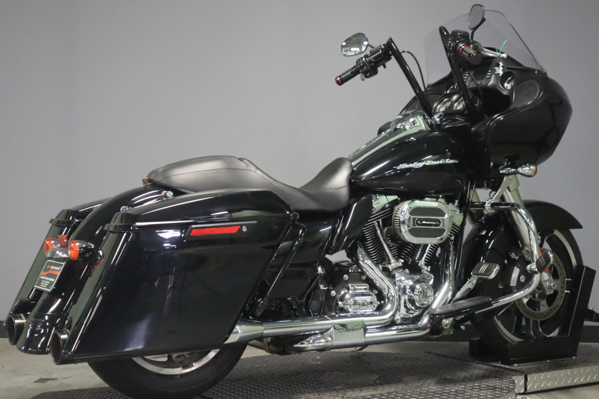 2015 Harley-Davidson Road Glide FLTRX - Photo 2