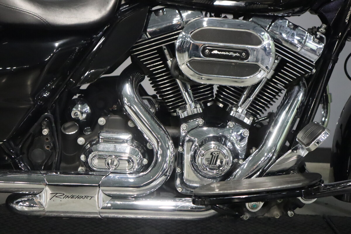 2015 Harley-Davidson Road Glide FLTRX - Photo 10