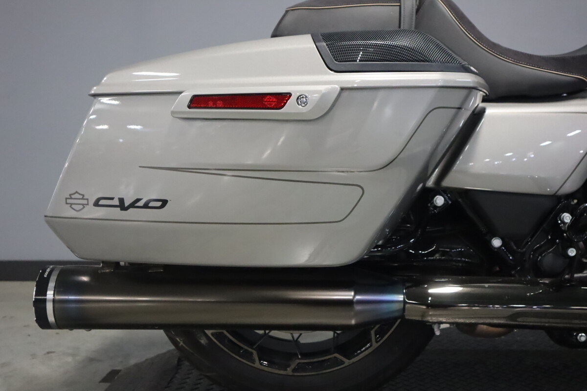2023 Harley-Davidson CVO Road Glide FLTRXSE - Photo 10